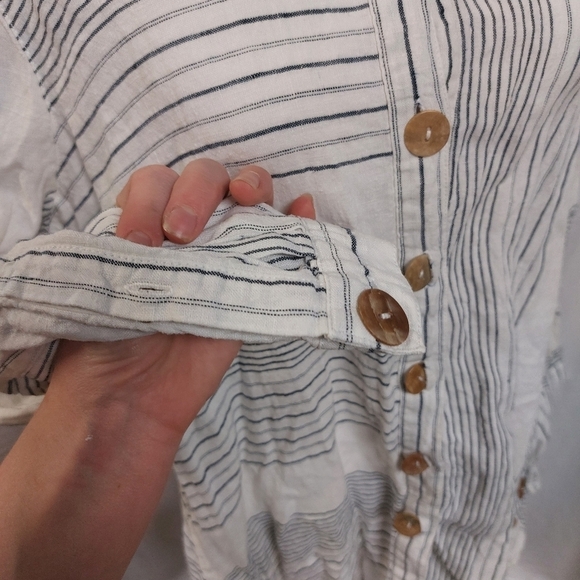 John Mark Contrast striped long sleeve button up blouse 100% linen button cuff M - Picture 4 of 16